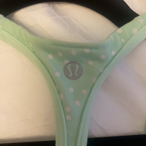 Lululemon top with built in bra - Picture 3 of 4